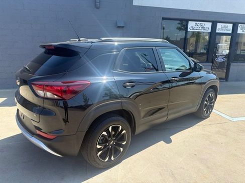 Used 2023 Chevrolet TrailBlazer LT w/ Convenience Package FWD image 5