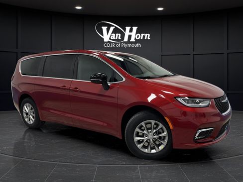 New 2026 Chrysler Pacifica Limited w/ Trailer Tow Group AWD/4WD image 43