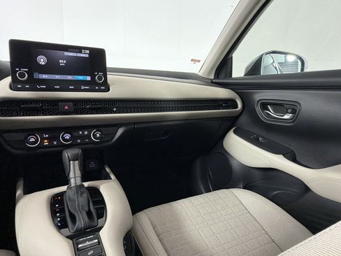 Used 2025 Honda HR-V LX image 28