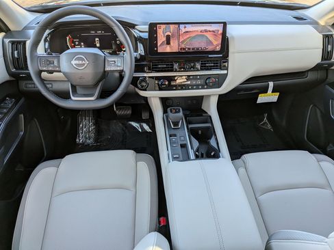 New 2026 Nissan Pathfinder SL FWD image 10