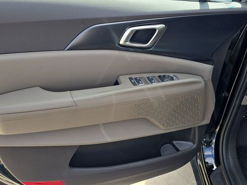 New 2026 Kia Carnival FWD image 18