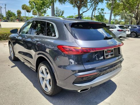 Used 2025 Audi Q5 Premium Plus w/ Premium Plus AWD/4WD image 12