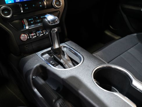 Used 2021 Ford Mustang GT RWD image 39