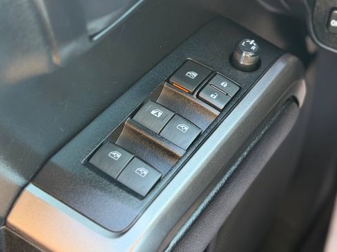 Used 2022 Toyota Tacoma SR5 AWD/4WD image 21