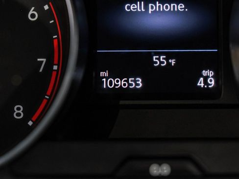 Used 2019 Volkswagen Tiguan SE image 25