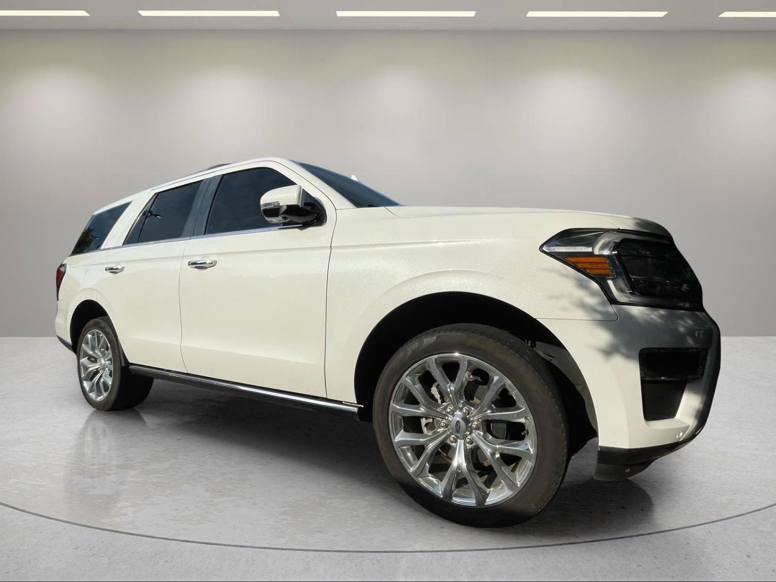 Used 2024 Ford Expedition Limited RWD image 2