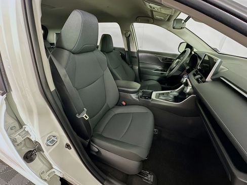 Used 2025 Toyota RAV4 LE image 30