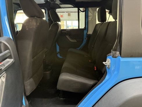 Used 2018 Jeep Wrangler Unlimited Sport S AWD/4WD image 12