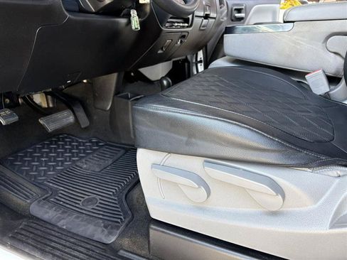Used 2018 Chevrolet Silverado 1500 Custom w/ Custom Value Package AWD/4WD image 27