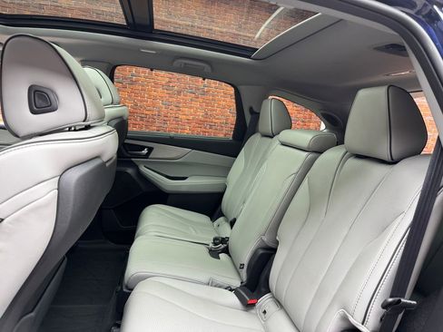 Used 2023 Acura MDX SH-AWD w/ Advance Package image 29