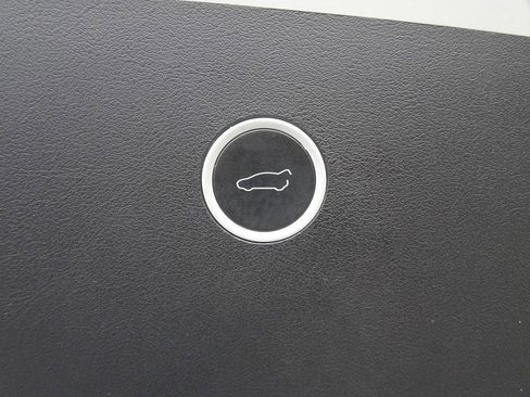 Used 2018 Tesla Model X 75D image 27