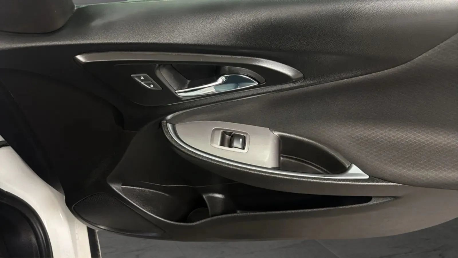 Used 2021 Chevrolet Malibu LT FWD image 18