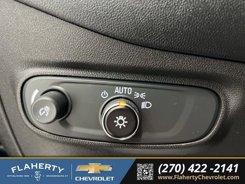 Used 2023 Chevrolet Equinox LT image 24