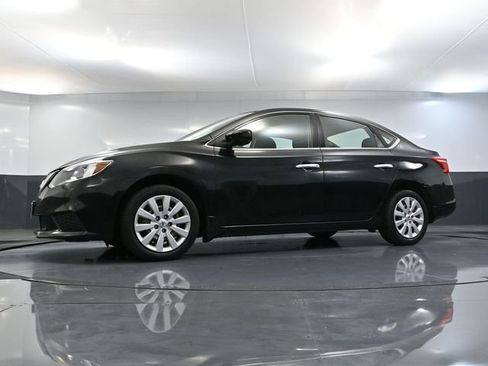 Used 2018 Nissan Sentra S image 46