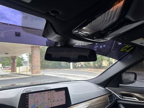 Used 2019 BMW 530e image 14