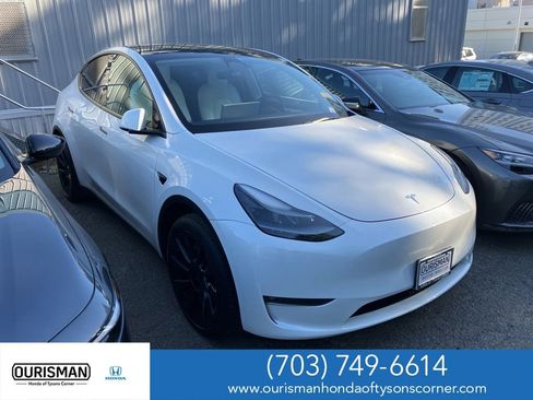 Used 2023 Tesla Model Y Long Range AWD/4WD image 1