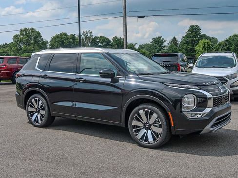 New 2025 Mitsubishi Outlander AWD image 1