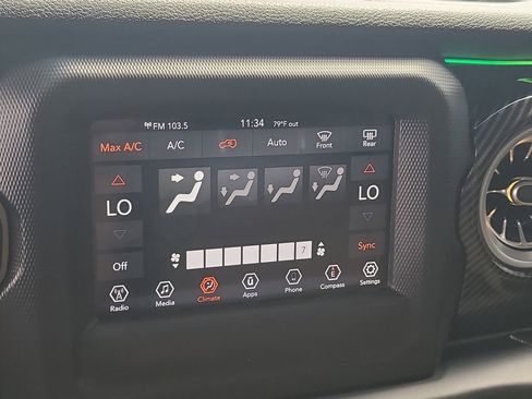 Certified 2018 Jeep Wrangler Sport AWD/4WD image 18