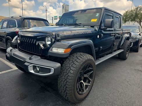 Used 2020 Jeep Gladiator Sport w/ Quick Order Package 24S AWD/4WD image 2