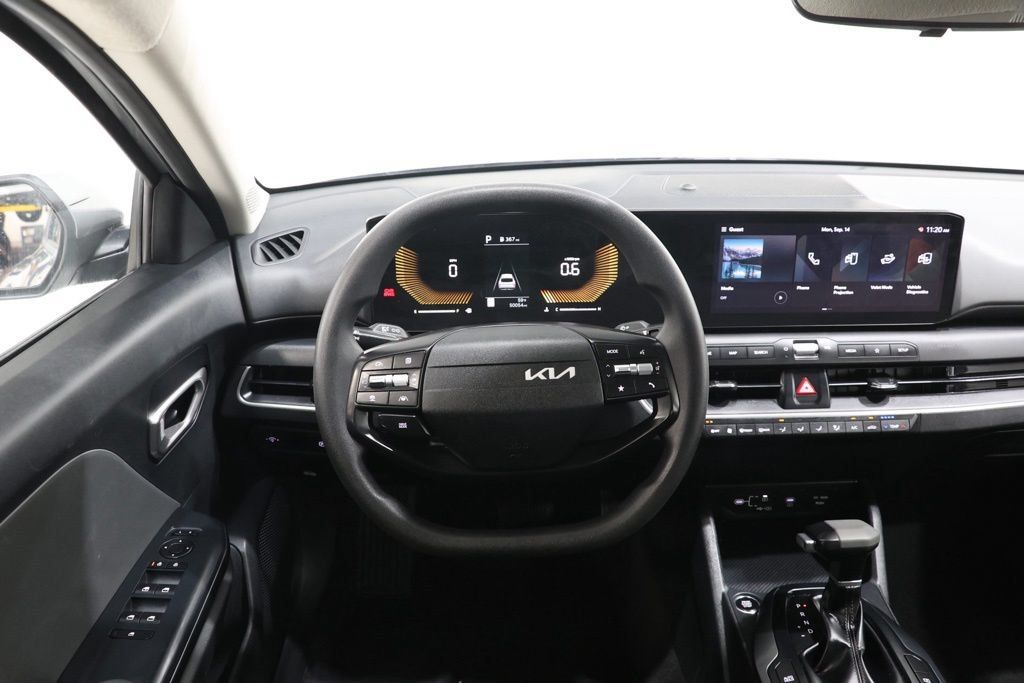 Used 2025 Kia K4 FWD image 13
