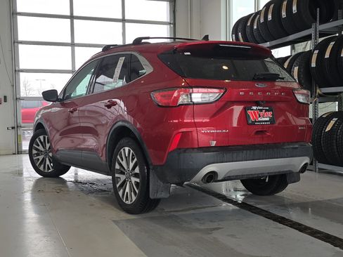 Used 2022 Ford Escape Titanium image 15