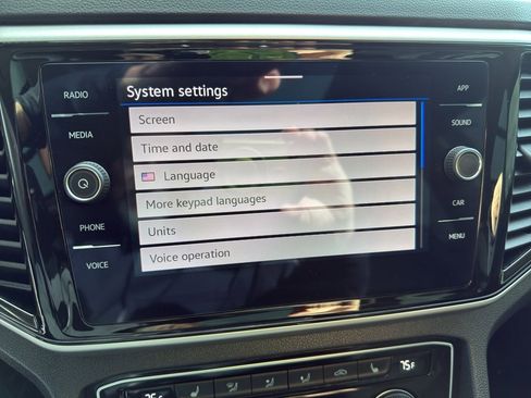 Used 2023 Volkswagen Atlas SE image 32