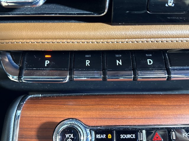 Used 2023 Lincoln Aviator Reserve w/ Equipment Group 201A AWD/4WD image 39