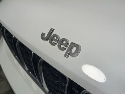 Used 2022 Jeep Grand Cherokee L Limited RWD image 13