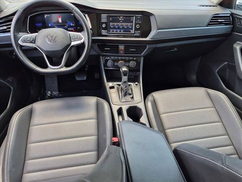 Used 2023 Volkswagen Jetta SE w/ Panoramic Sunroof Package FWD image 16