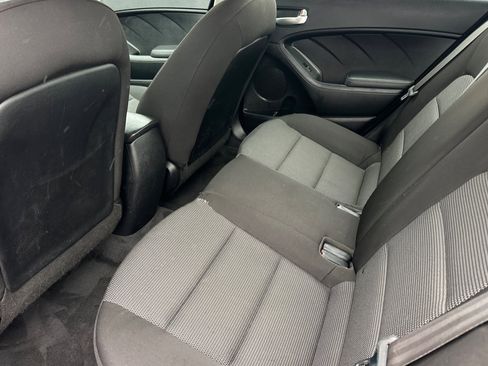 Used 2017 Kia Forte LX image 12