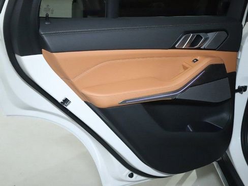 Used 2026 BMW X5 xDrive40i w/ Climate Comfort Package image 14