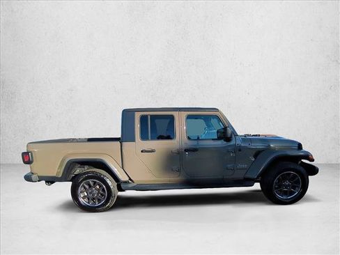 Used 2020 Jeep Gladiator Overland image 4