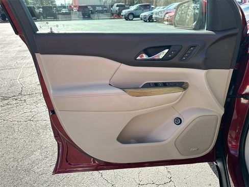 Used 2018 GMC Acadia Denali w/ Technology Package image 11