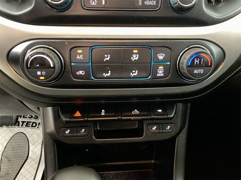 Used 2022 GMC Canyon Elevation w/ Elevation Premium Package image 18