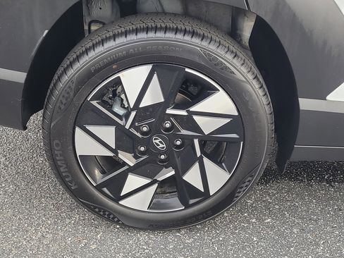 Used 2025 Hyundai Kona SEL FWD image 9