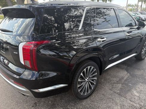 Used 2024 Hyundai Palisade Calligraphy AWD/4WD image 2
