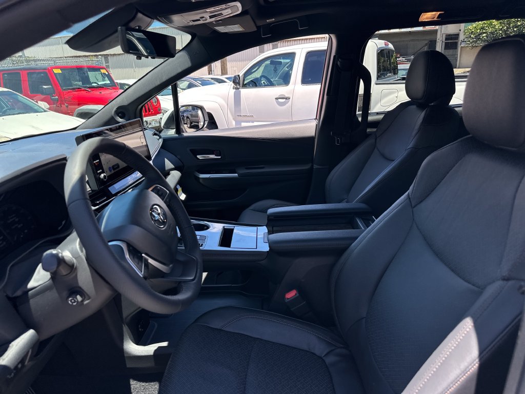 Used 2026 Toyota Sienna Limited FWD image 12