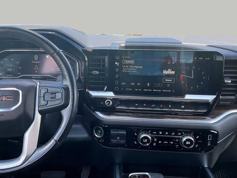 Used 2022 GMC Sierra 1500 Elevation w/ Preferred Package RWD image 7