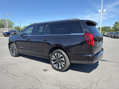 Certified 2025 Ford Expedition Max Platinum w/ Driver's Package AWD/4WD image 6