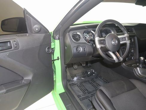 Used 2013 Ford Mustang GT w/ Security Pkg image 43