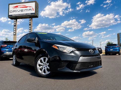 Used 2016 Toyota Corolla LE FWD image 1