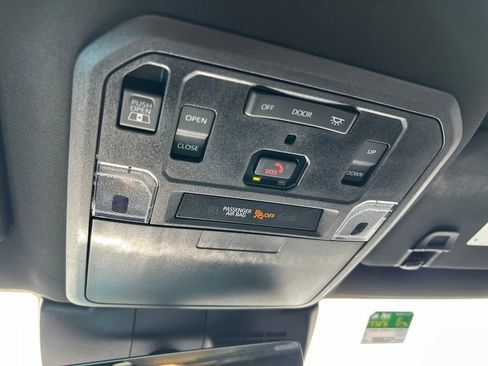 Used 2025 Toyota Tacoma Limited AWD/4WD image 35