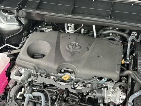 Certified 2024 Toyota Highlander XLE AWD/4WD image 33