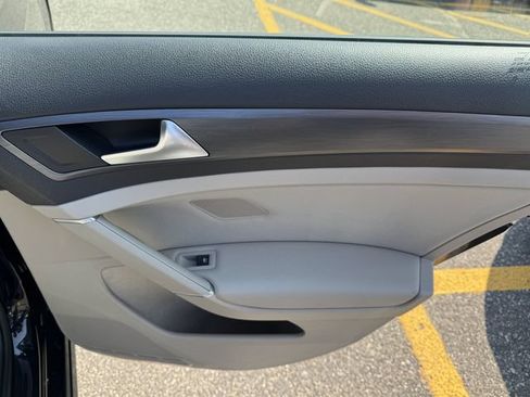 Used 2019 Volkswagen Golf S FWD image 30