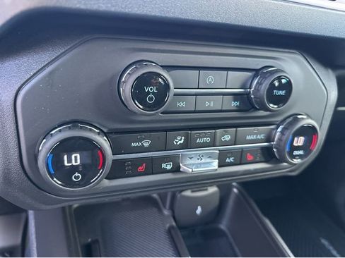 Used 2025 Ford Bronco Heritage Edition AWD/4WD image 29