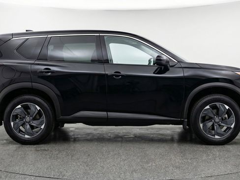 Used 2025 Nissan Rogue SV AWD/4WD image 11