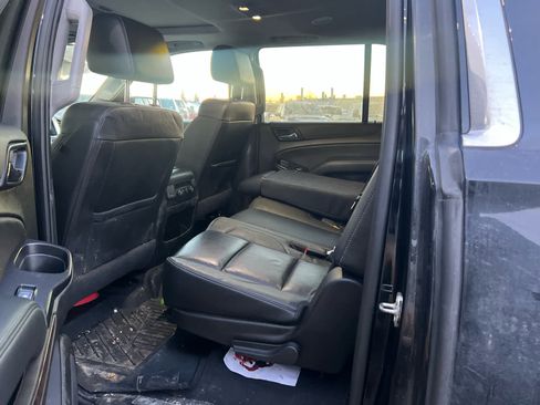 Used 2020 Chevrolet Suburban LT w/ Luxury Package image 6