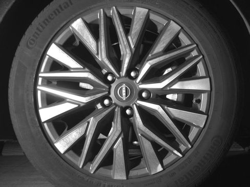 Used 2025 Nissan Altima 2.5 SV FWD image 13