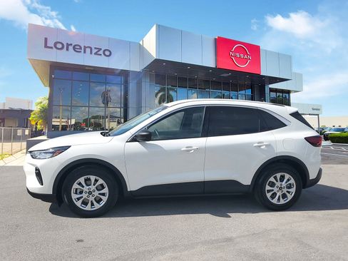 Used 2023 Ford Escape Active image 5