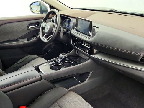Used 2021 Nissan Rogue SV FWD image 21